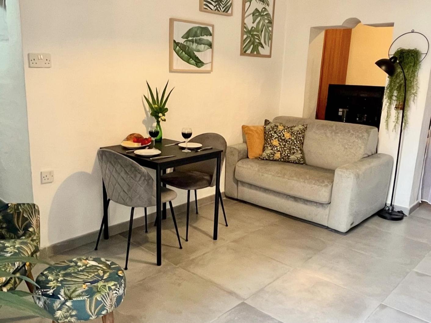 Cozy Flat. Swim 2 Minutes Walk. The Old Mcri1-1 Appartement