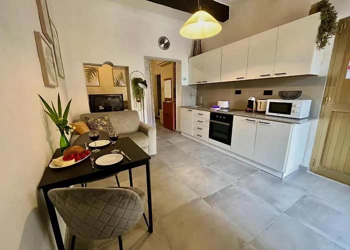 Cozy Flat. Swim Beach 2 Minutes Walk. The Old Valletta Mcri1-1