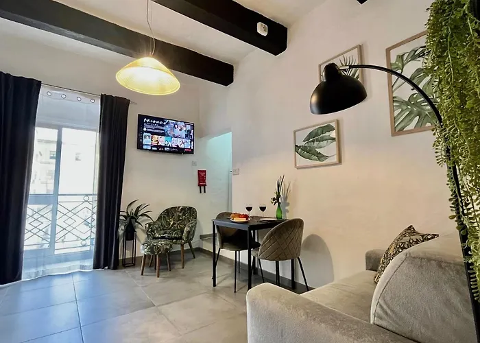 Cozy Flat. Swim Beach 2 Minutes Walk. The Old Valletta Mcri1-1